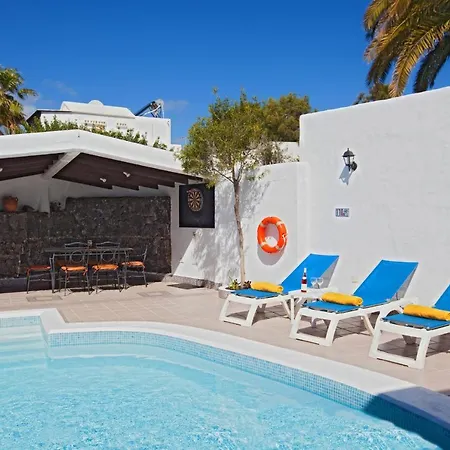 Splendid Puerto Del Carmen 4 Bedrooms Heated Pool Marica Centre Of Location * Puerto del Carmen (Lanzarote)