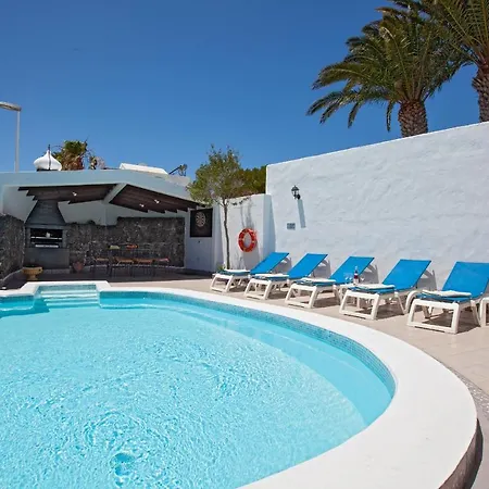 Splendid Puerto Del Carmen 4 Bedrooms Heated Pool Marica Centre Of Location