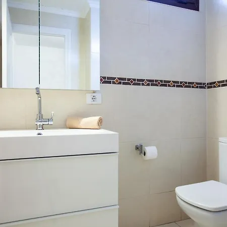 Splendid Puerto Del Carmen 4 Bedrooms Heated Pool Marica Centre Of Location Villa *
