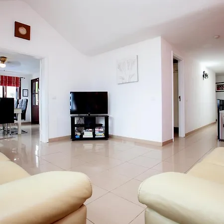 Splendid Puerto Del Carmen 4 Bedrooms Heated Pool Marica Centre Of Location * Puerto del Carmen (Lanzarote)