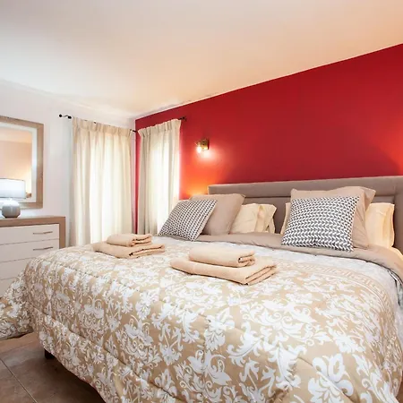 Splendid Puerto Del Carmen 4 Bedrooms Heated Pool Marica Centre Of Location Villa Puerto del Carmen (Lanzarote)