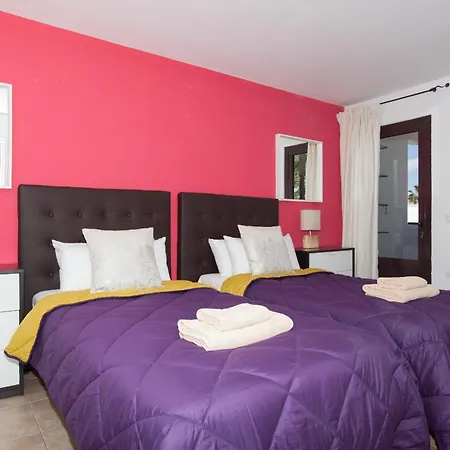 Splendid Puerto Del Carmen 4 Bedrooms Heated Pool Marica Centre Of Location Villa *